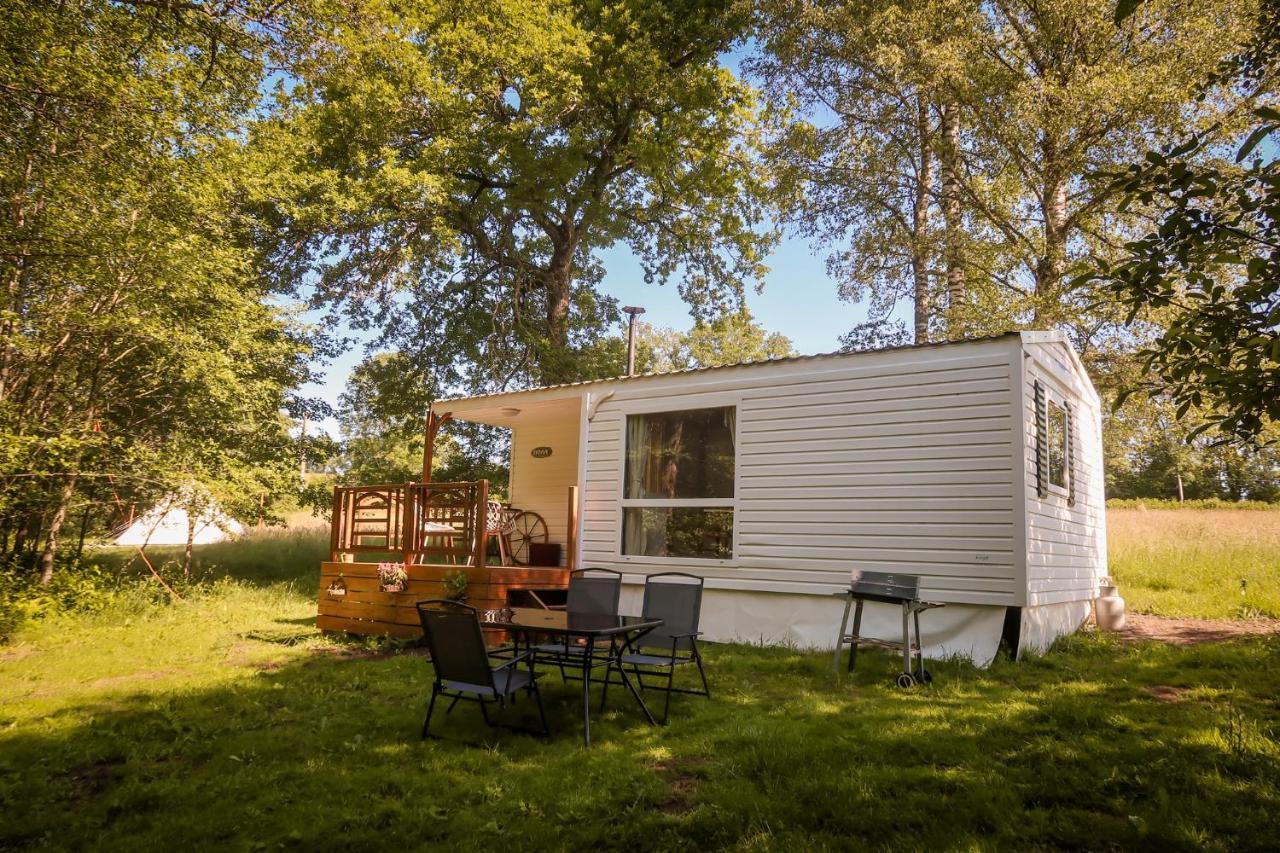 Mini-Glamping En Auvergne Villa Sainte-Christine  Exteriör bild