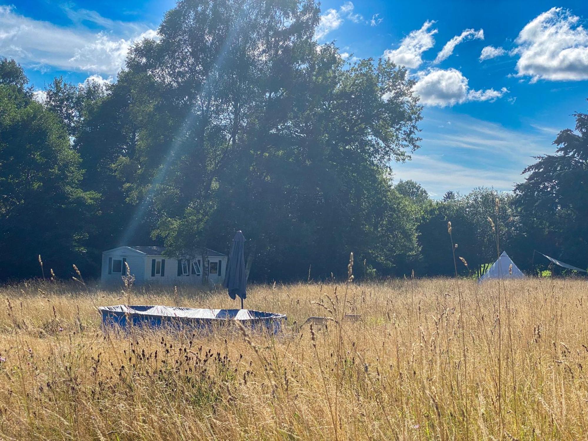 Mini-Glamping En Auvergne Villa Sainte-Christine  Exteriör bild